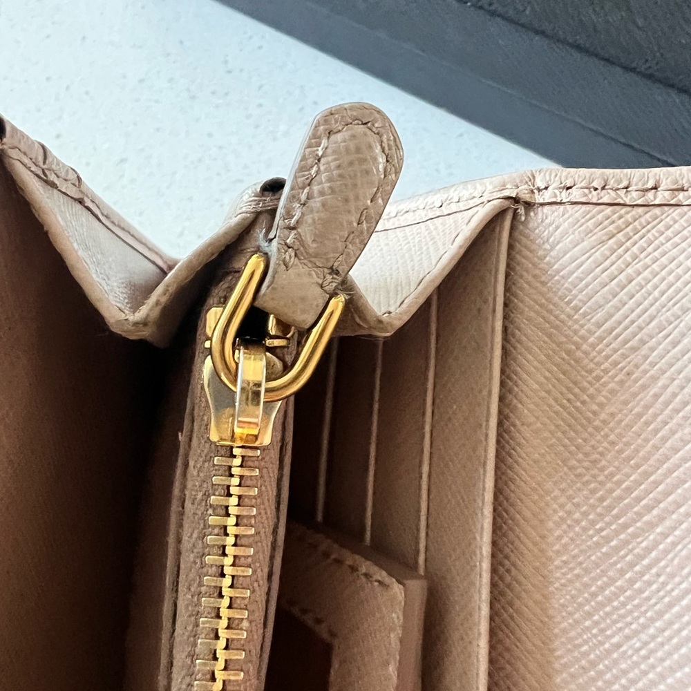 Prada Wallet - Picture 12 of 16